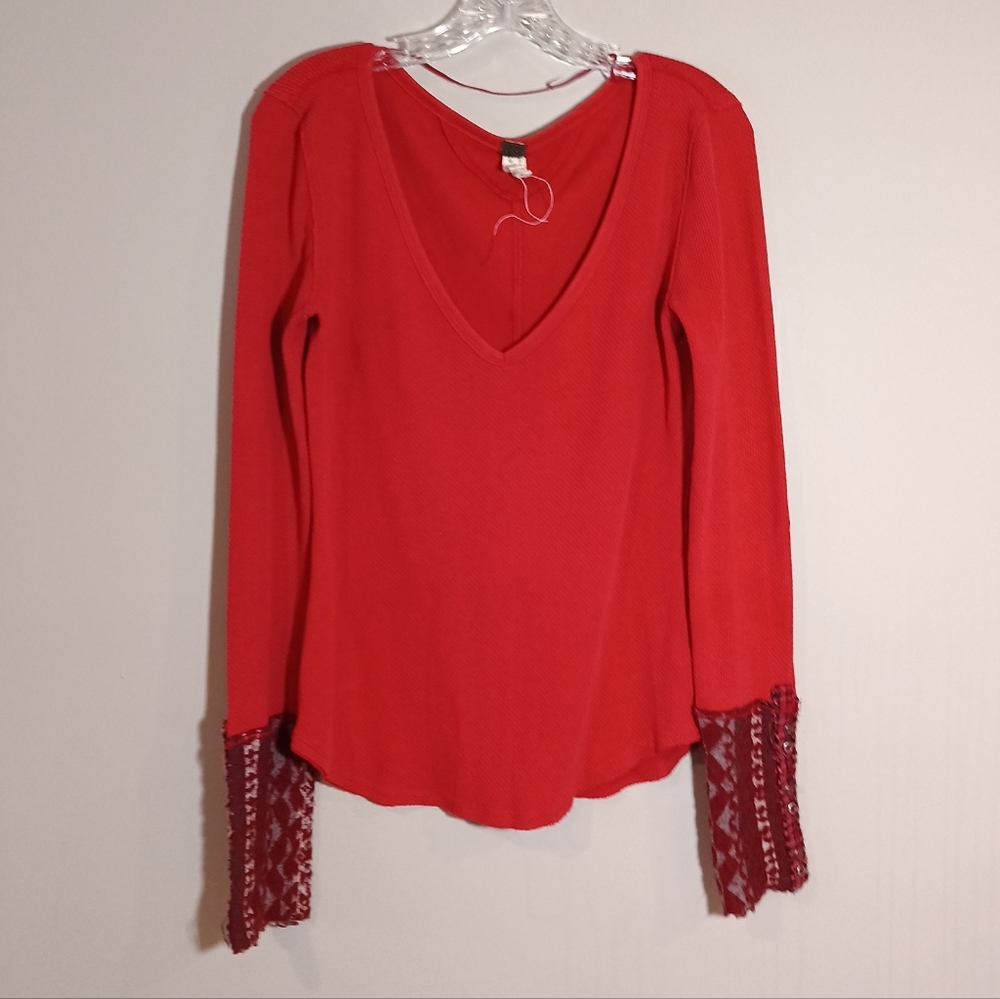 We The Free Art School Cuff Red Thermal Long Sleeve Shirt V-Neck Size Large